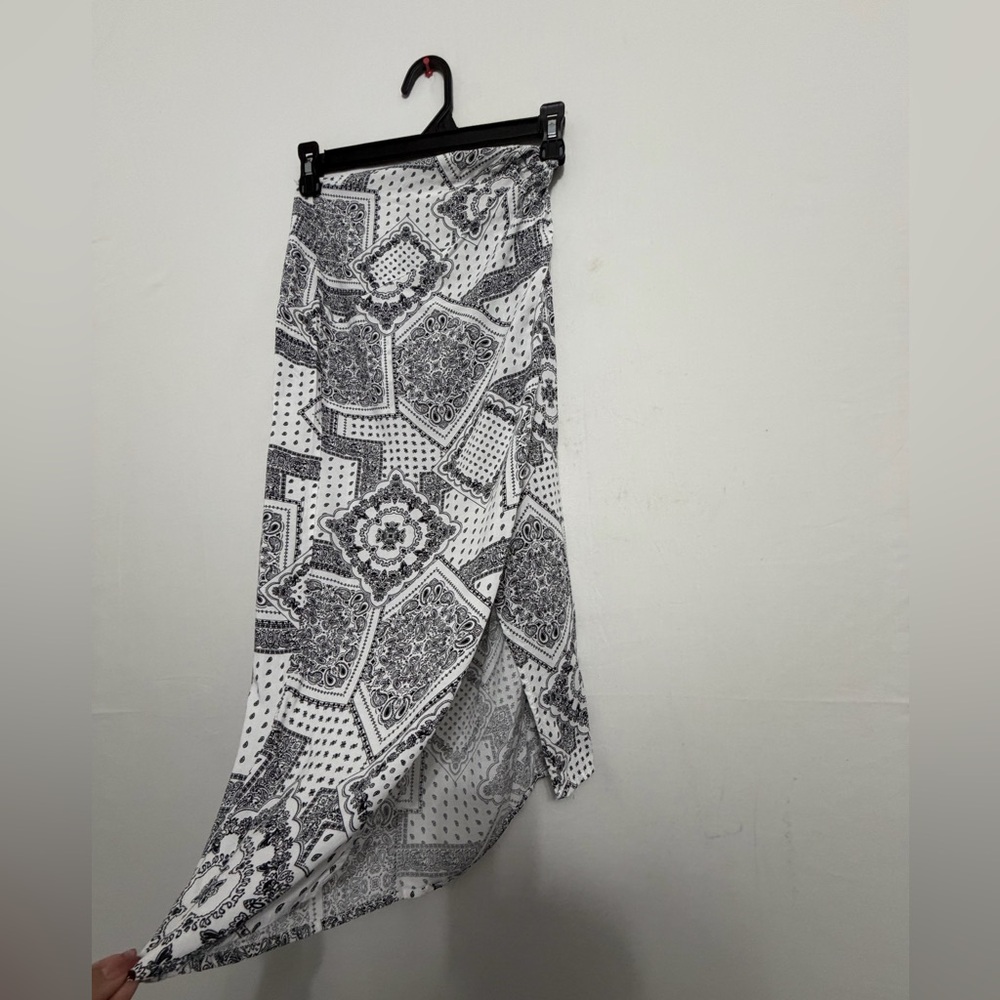 Windsor Black & White Paisley Wrap Midi Skirt women’s XS (A384)✨